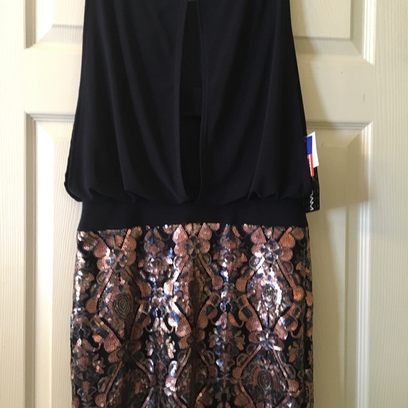 Dress - Picture 5 of 5